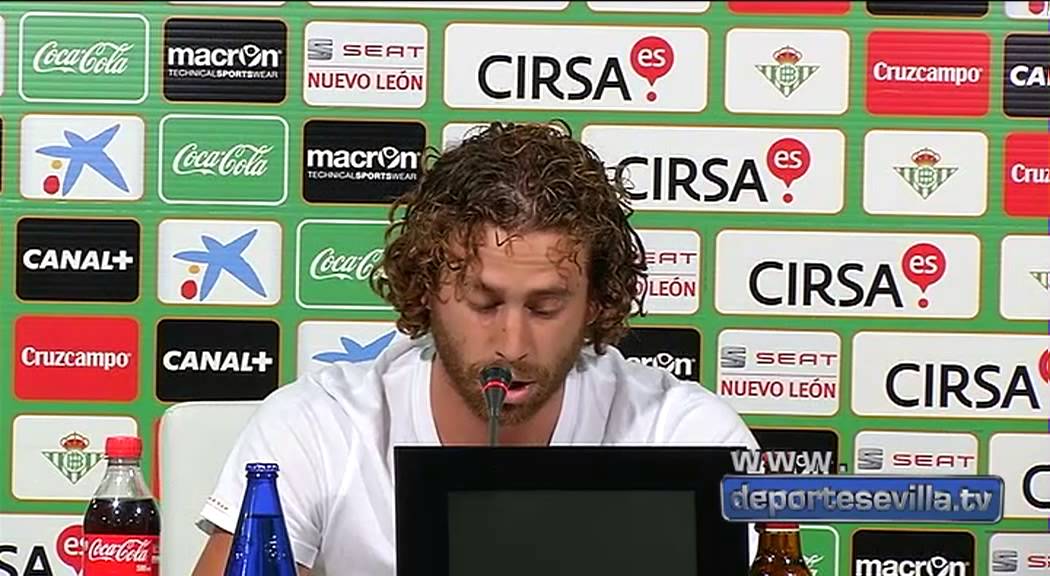 Cañas se despide del Betis con un sentido discurso