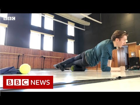 Ballet stereotypes: 'Male ballet dancers aren't just there to look pretty' - BBC News NI