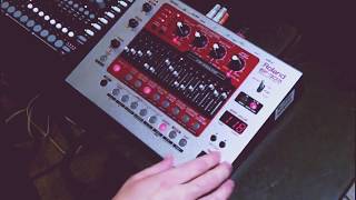 ROLAND EF-303 グルーヴ・エフェクツ 箱・アダプター付き Roland EF-303 - Groove Effects - (Synthesizer/Sequencer/Effects/DJ