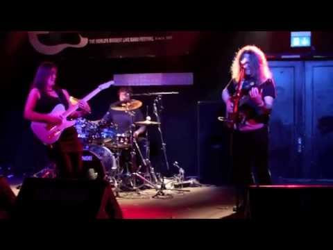 I don't need no mama - Hugoonion live Emergenza