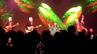 The Seekers - When the Stars begin to Fall - live, 1999: HQ Stereo sound