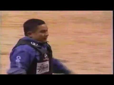 Gilbert Carrillo vs Farmer John - 03 PBR Finals (90.5 pts)