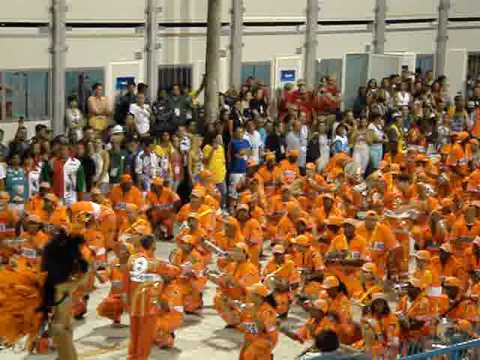Carnaval 2010_Rio de Janeiro (Sapucaí) - bateria da Grande Rio