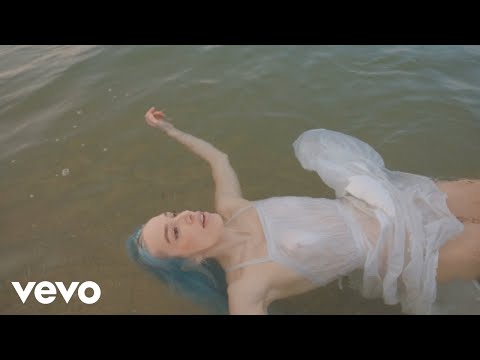 Chandler Leighton - Curtain Call