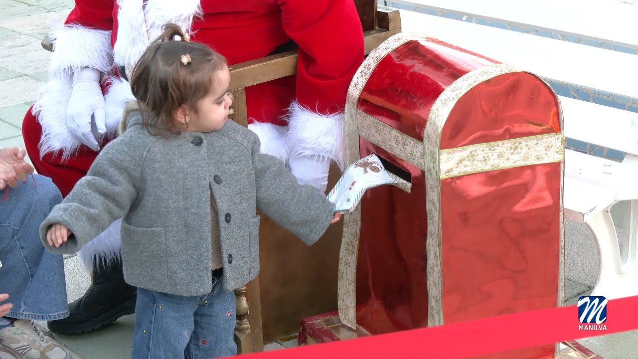Papá Noel visita el Poblado Navideño