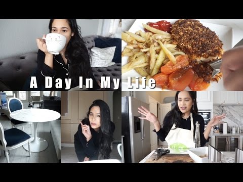 A Day In My Life - Lunch Recipe, Clean With Me & New Furniture! MissLizHeart Video