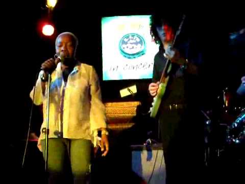 Dust my broom - Zakiya Hooker- Live at Mr Jones / Bs As Argentina
