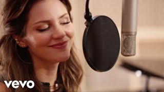 Katharine McPhee - Lick My Lips (Acoustic Performance)