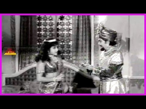 Rajanala Searches For Key Of The Prison - Bhagdad Gajadonga Telugu Movie