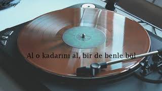 Mustafa Sandal - Gidenlerden (Lyrics)