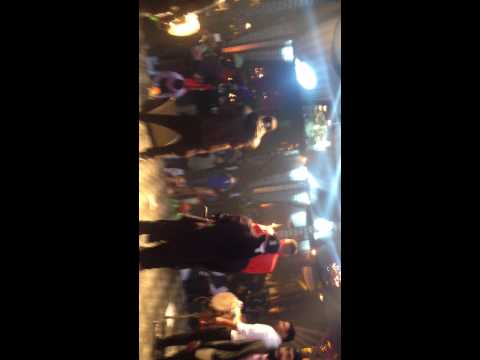 Dj Maddy Live wd Dr.Zeus , Jaz Dhami ,Shorty n Fateh doing Zulfa On Stage !!