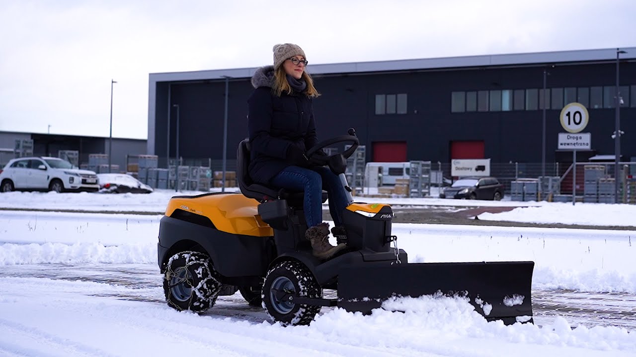 Stiga Park 320 PW + pług do śniegu I Traktor.com.pl