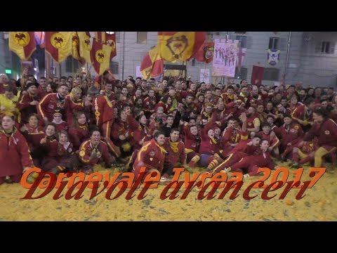 Diavoli aranceri - foto di gruppo dopo vittoria - Carnevale Ivrea 2017