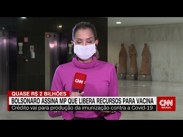 Bolsonaro assina MP que libera recursos para produção de vacina de Oxford