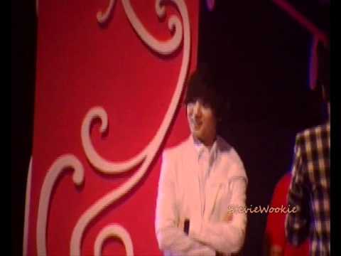 [Fancam] 110207 Super Junior Yesung Cute Moment with Fan @ 12Plus Miracle Day in BKK