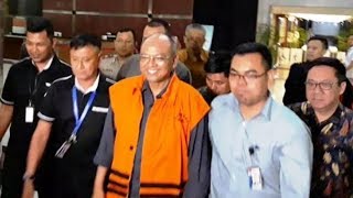 Pakai Rompi Oranye KPK, Bupati Malang Diam Seribu Bahasa