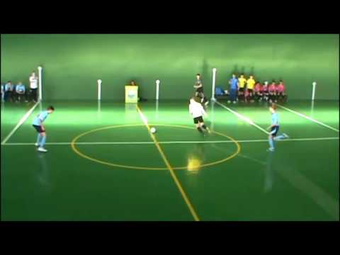 Pierde el conocimiento tras una salvaje entrada que casi acaba en tragedia