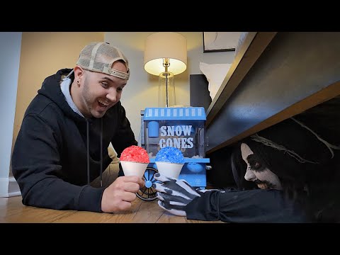 Making snow cones with monster 🍧