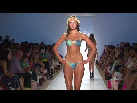 EVENT CAPSULE CLEAN - Aguaclara, Aquarella, Mia Marcelle, Sauvage, Toxic Sadie Swimwear - Mercedes-B