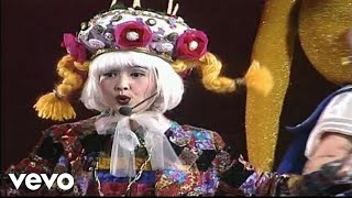 Vivian Chow - 周慧敏 -《Cartoon Medley: 飄零燕 / 叮噹 / IQ 博士 /幪面超人》(1994 Live)
