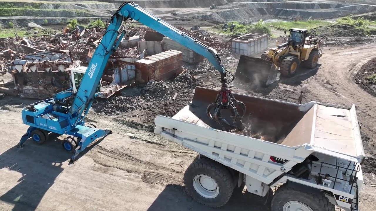 Terex Fuchs MHL350 Loading Scrap Metal - Sotiriadis/Labrianidis Demolition And Recycle Works