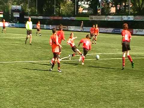 21 mei 2011 Nieuwerkerk D1 - VV De Meern D1, 3-5, doelpunt Shane (2)