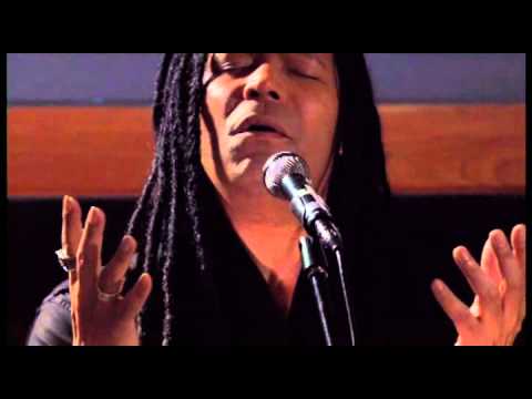 "VUELVES", AMAURY GUTIERREZ, DISCO SESIONES INTIMAS