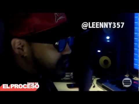 Kamaflage y Lenny 357 Trabajando en el Studio el tema Cuerpo A Cuerpo