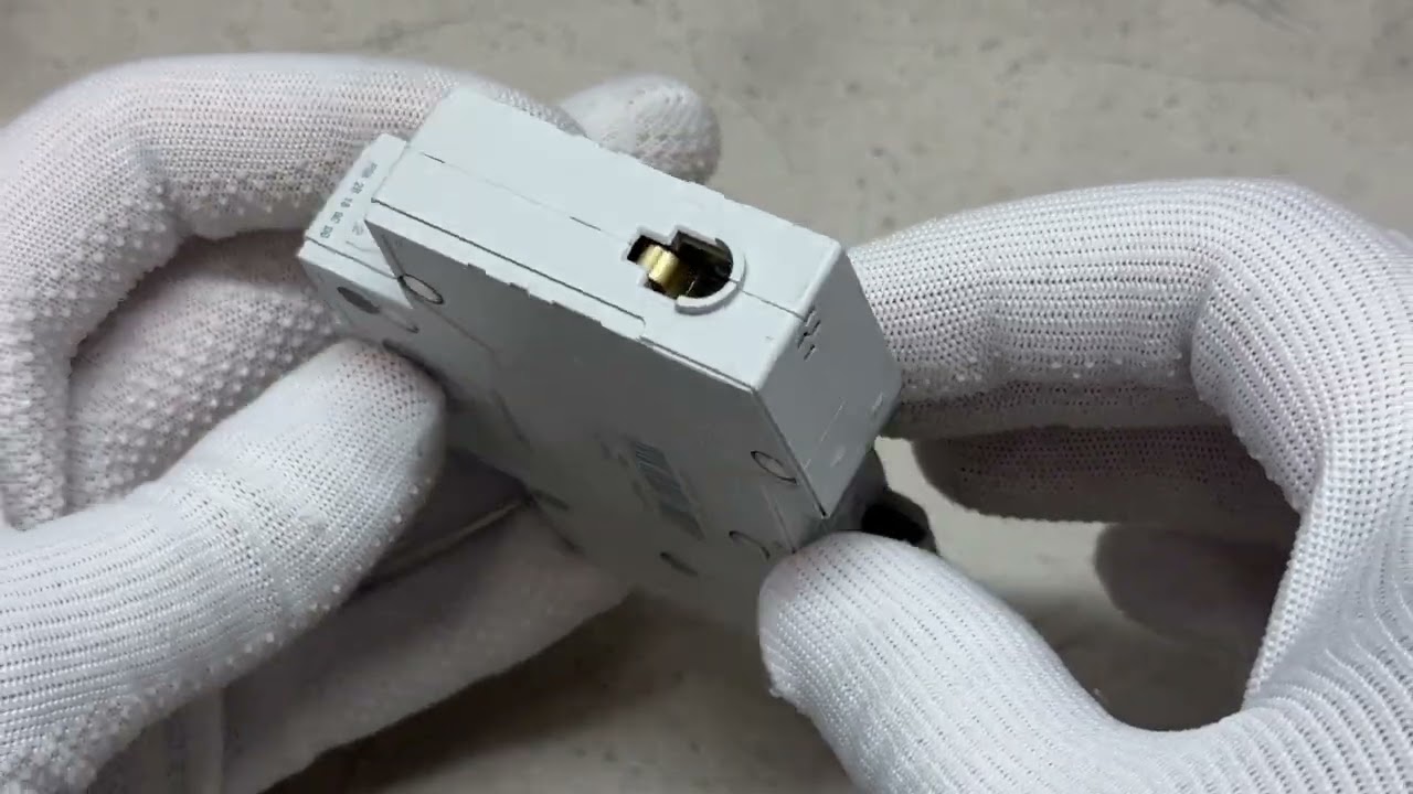 Автоматичний вимикач ABB BMS411-C32 1p 32A тип C серія Basic 2CDS641041R0324