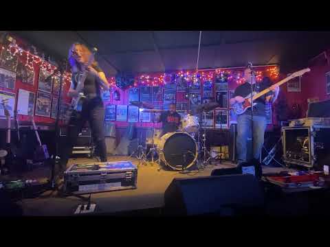 Erin Coburn - Fantatic’s Pub - 3/25/23 - Full 1st set