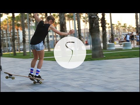 Longboard trip to Barcelona - dancing x freestyle session