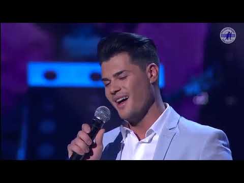 Ещё минута. Поёт DUDINSKY