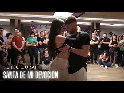 Luis y Andrea ❌ Santa de mi devoción - @tuttoduranofficial 📍Esencia Bilbao