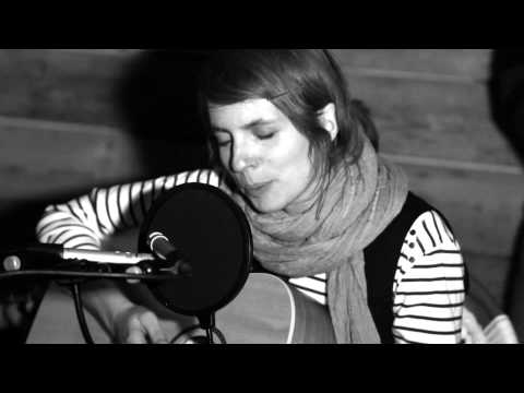 Claudine Muno & The Luna Boots - La Violence (Froggy's Session)