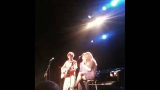 &quot;The Build Up&quot; Kings of Convenience feat Feist