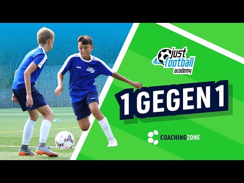 Fussballtraining: 1 gegen 1 seitlich mit Schulterblick