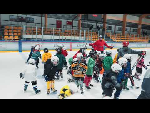 Liepājas Sporta Spēļu skola aicina jaunos hokejistus LOC Ledus hallē.