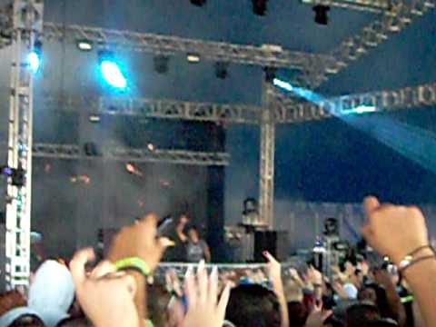 Afrojack - Creamfields 2010 - doing a bit of daft punk and example.