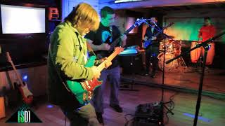 C E L L A R [DWELLER]