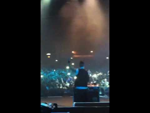 Tomer G Live @ Pitbull Show - Icona Pop "I Love It" Madness!
