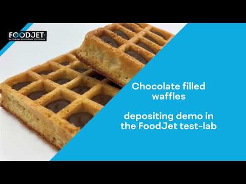 Topping an egg waffle with chocolate compound 