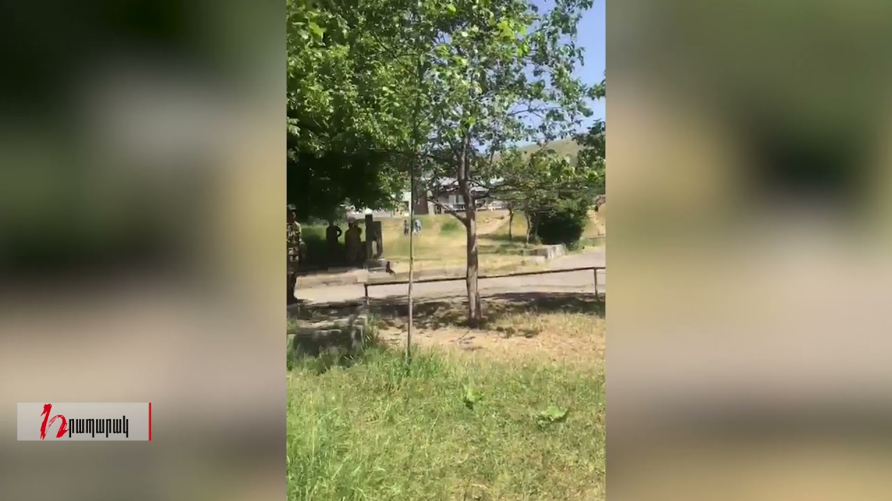 Գորիսում սպաները ուղղորդում են զինվորներին քվեարկել Նիկոլ Փաշինյանի օգտին