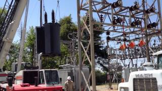 preview picture of video 'Portable Substation Keeps The Lights On - SEMO Electric Cooperative'