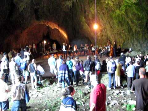 Concert muzica clasica in Pestera Mare de la Balta Mehedinti