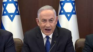 דברי רה"מ נתניהו בפתח ישיבת הממשלה (עדכוני משרד ראש הממשלה) - התמונה מוצגת ישירות מתוך אתר האינטרנט יוטיוב. זכויות היוצרים בתמונה שייכות ליוצרה. קישור קרדיט למקור התוכן נמצא בתוך דף הסרטון