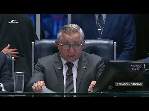 Sessão destaca dedicação do médico à promoção da saúde e preservação da vida