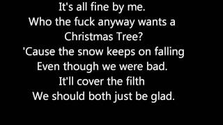 The Hives &amp; Cyndi Lauper - A Christmas Duel lyrics