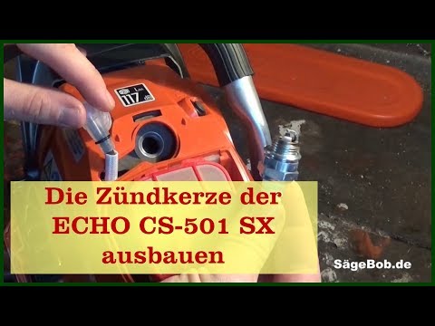 Die Zündkerze ausbauen bei der ECHO CS 501 SX