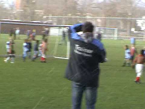 Voetbalwedstrijd Forum Sport F12 - DSO F11 22-11-2008 deel2