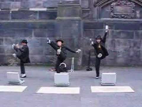 Dancers Royal Mile Edinburgh Fringe 2006